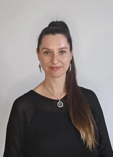 Nicole Straub