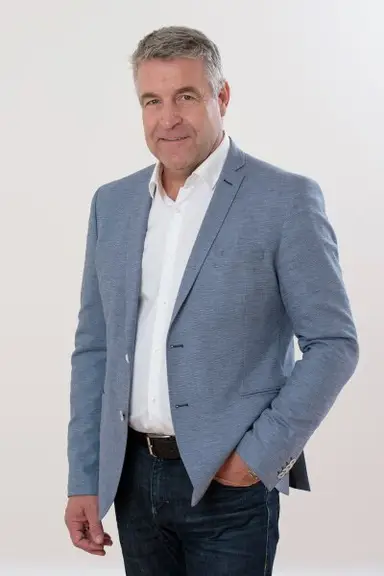 Reinhard FISCHER